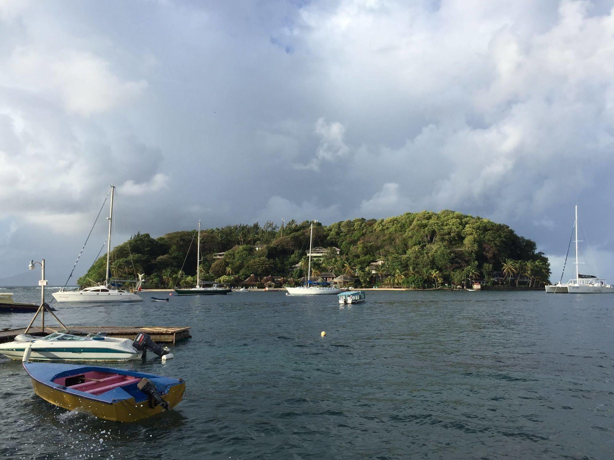 Young Island Resort Calliaqua Dış mekan fotoğraf